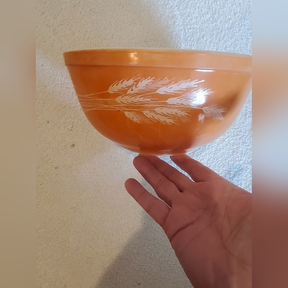 Vintage  Pyrex Autumn Wheat Harvest  mixing bowl. 2.5 quarts. Orange #403 - Picture 1 of 10